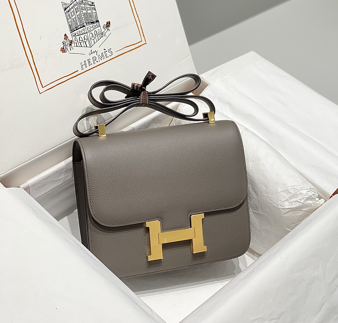 Hermes Constance 24cm Shoulder Bag In Etain Epsom Leather